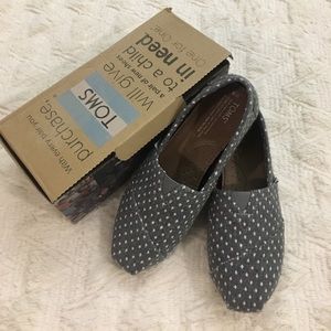 Toms classic gray polka dot