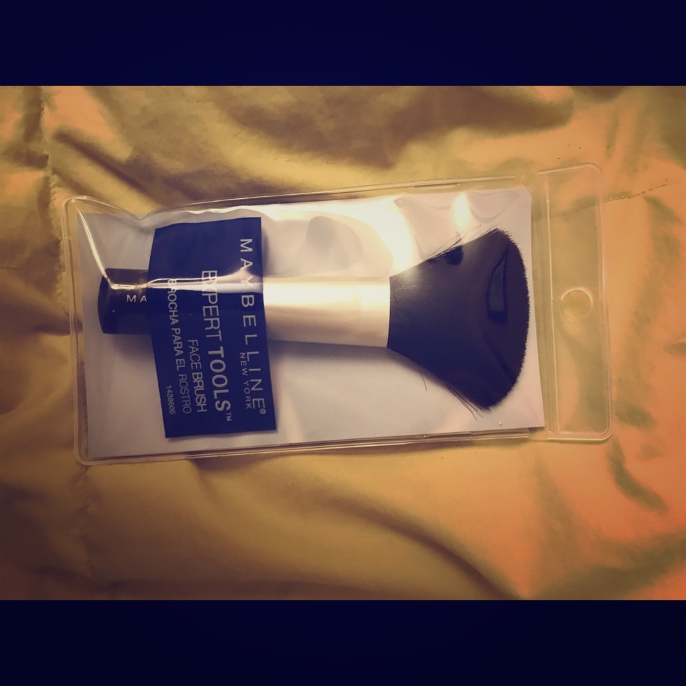 MAYBELLINE FACE BRUSH