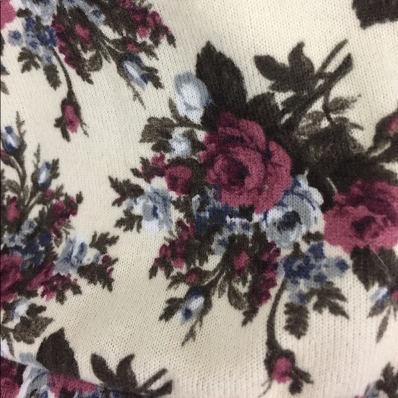 Floral Peplum Top - Picture 3 of 3