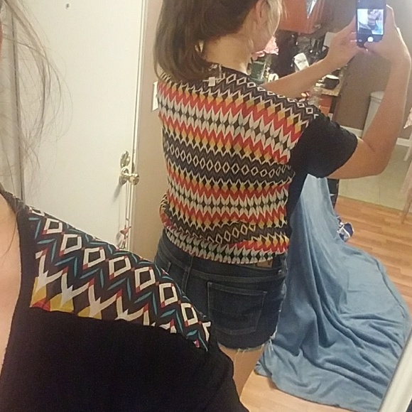 Crop top - Picture 2 of 6