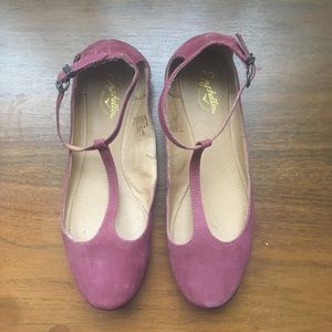 Seychelles t-strap flats wine 8.5