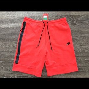 Nike Tech Fleece Shorts Crimson