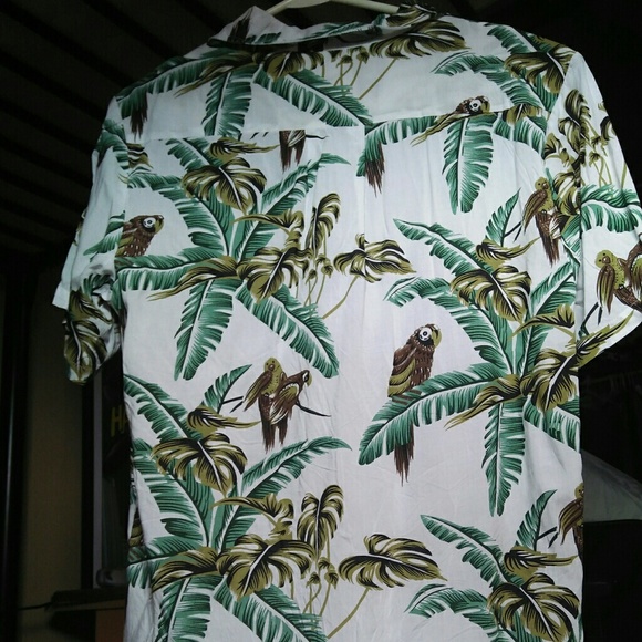 Button up - Picture 2 of 4