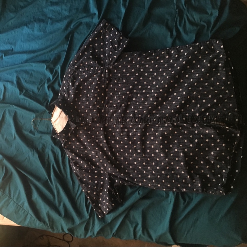 Size large collard star shirt