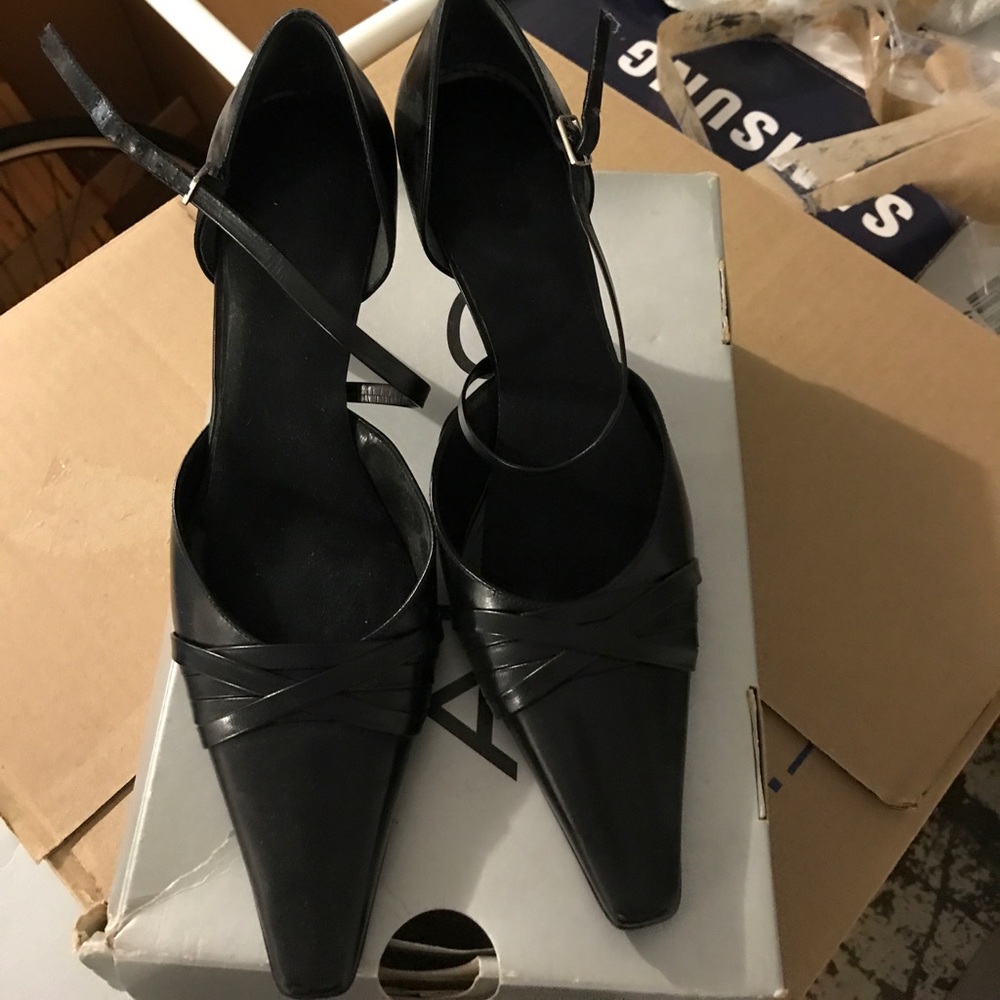 Vintage Aldo heels with ankle straps