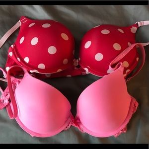 2 Victoria's Secret push up bras