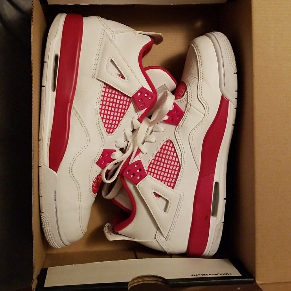 Jordan retro 4s