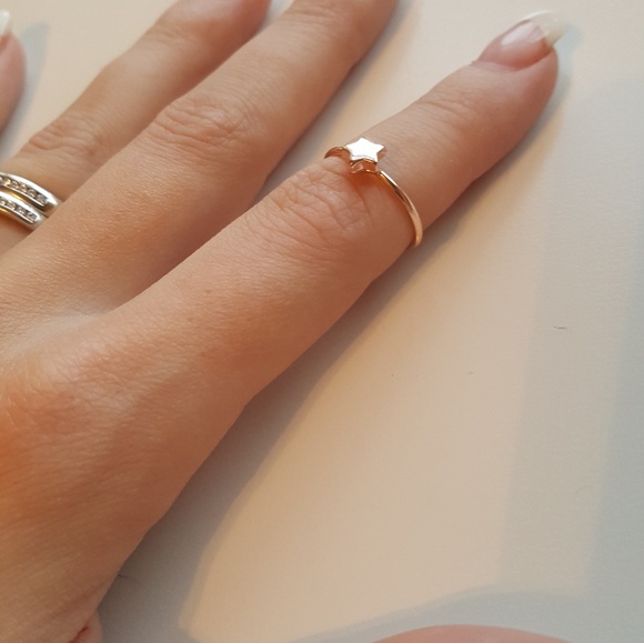 Beautiful Ladies Ring - Picture 3 of 3