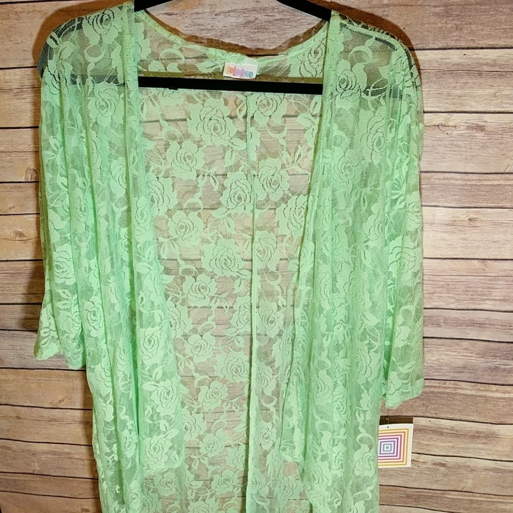 Medium Mint Lace Rose Lindsay
