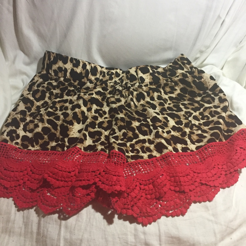 Darling leopard shorts!