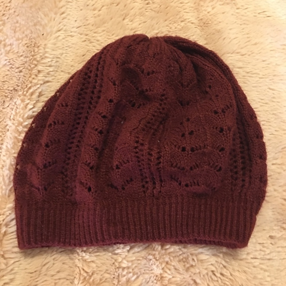 beanie maroon and soft
