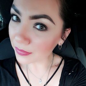 Meet your Posher, Anabel