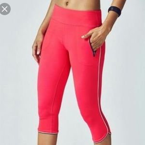Hot pink solar Capri