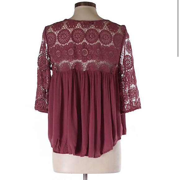 Blouse with lace sleeves - Picture 2 of 2