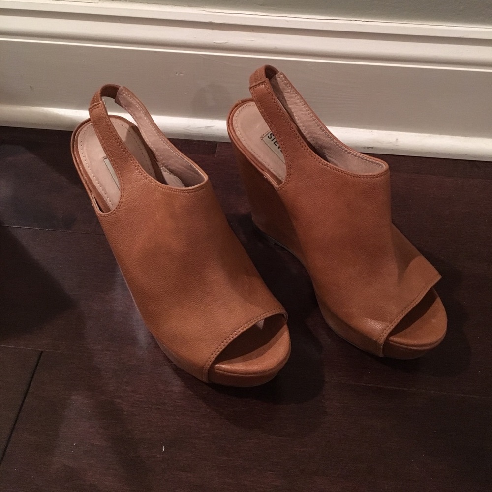 Steve Madden brown leather wedges