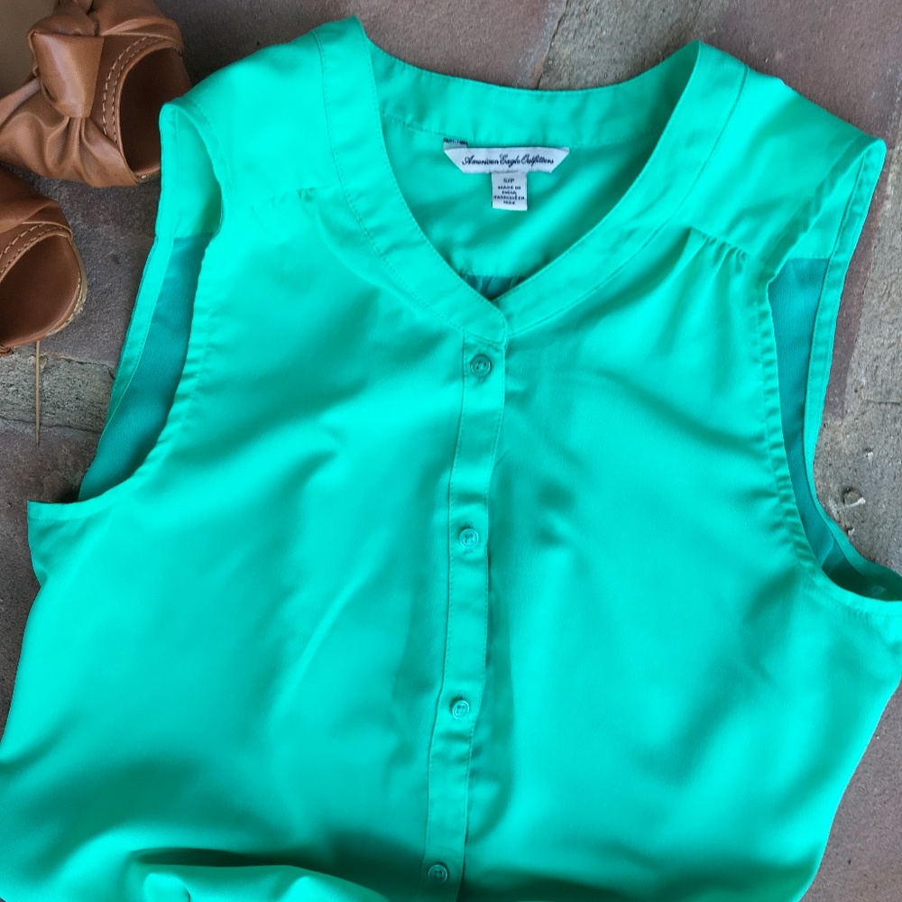 American Eagle Sleeveless Blouse