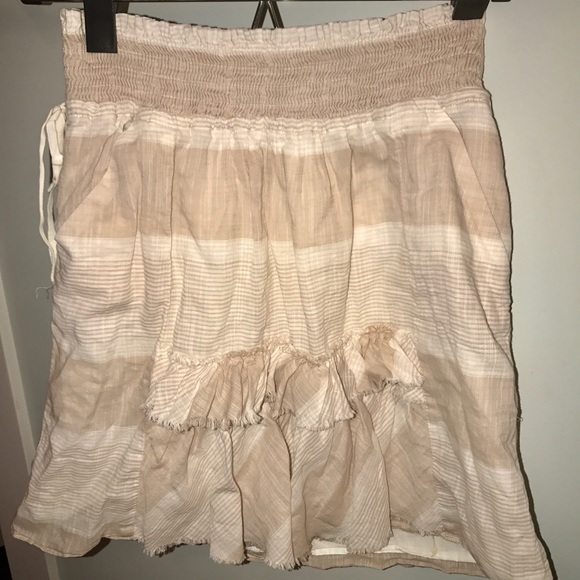 Banana Republic light weight beige and white skirt - Picture 2 of 6