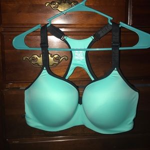 VS Pink Push-up Sport Bra. Size L(DD)