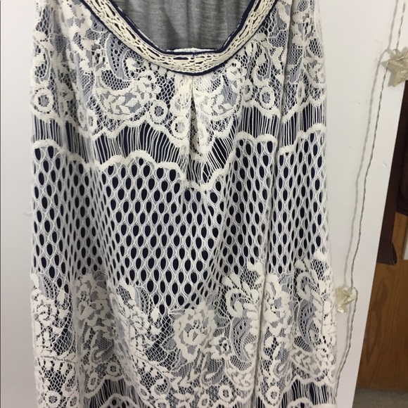 Lace detailed tank top - Picture 3 of 3