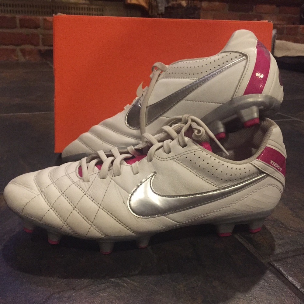 Women's Nike Cleats Size 9
