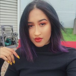 Meet your Posher, Leticia