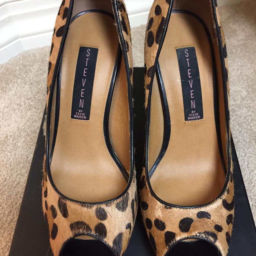 STEVEN by Steve Madden Leopard Platforms - Size 6
