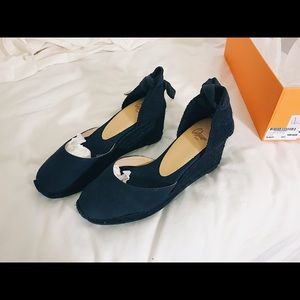 BRAND NEW Castaner wedge heel espadrilles 36 navy