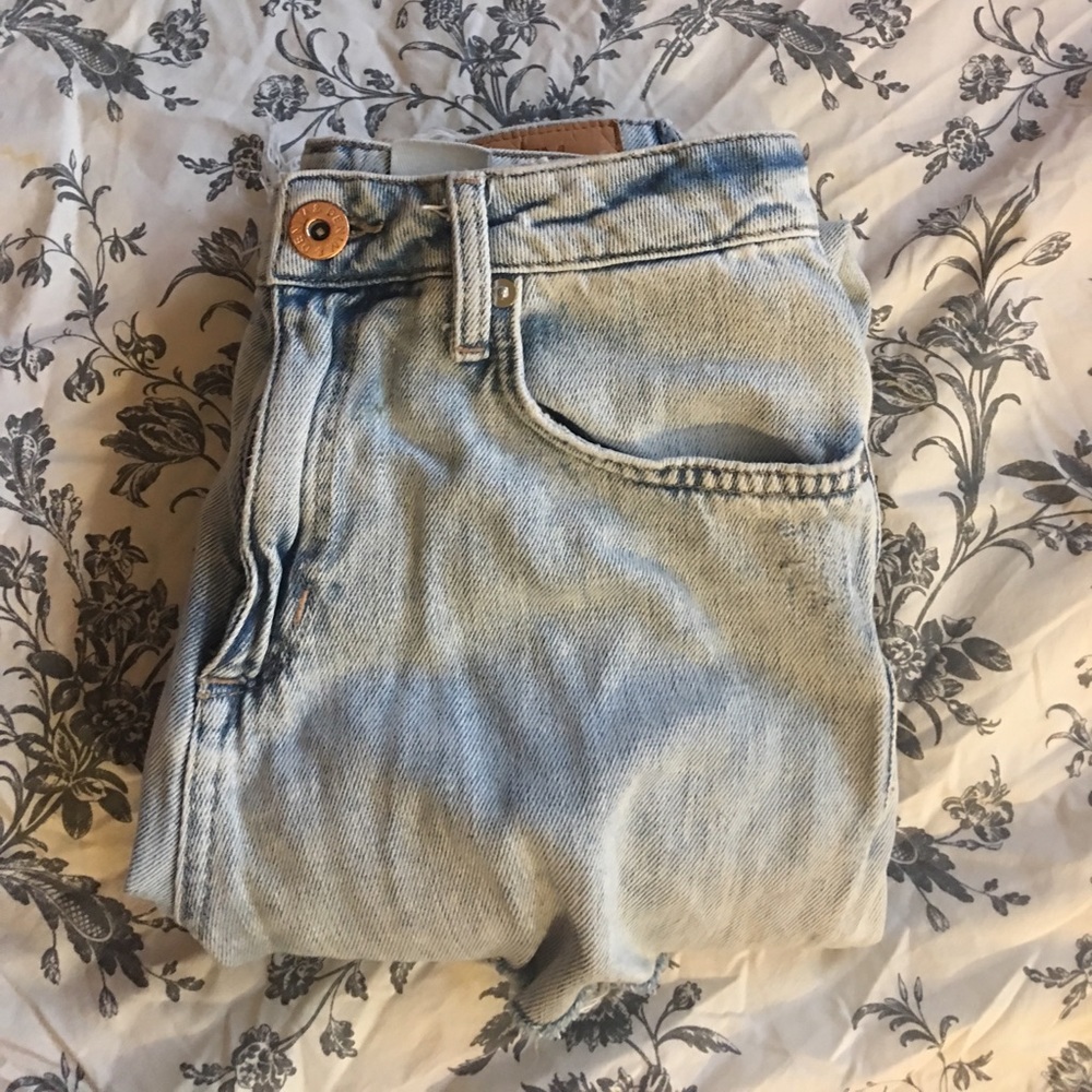 High waisted boyfriend jeans