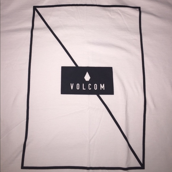 NEW - Volcom t-shirt - Picture 3 of 4