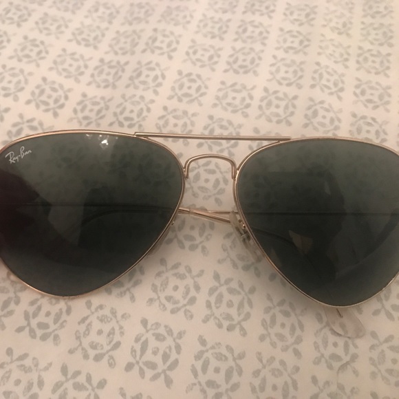 Authentic Ray-Ban AVIATOR CLASSIC - Picture 3 of 3
