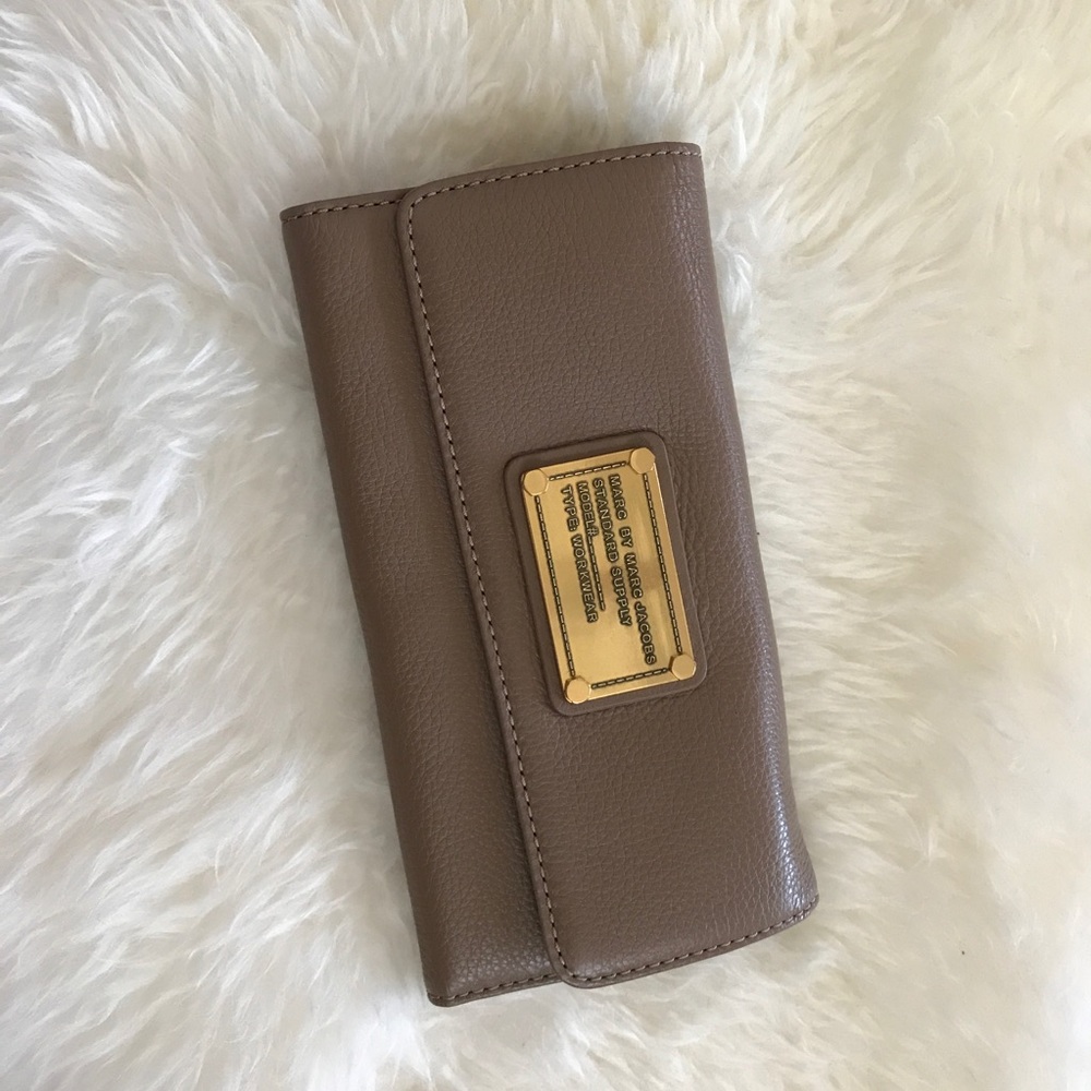 Marc Jacobs "Classic-Q" Trifold Leather Wallet