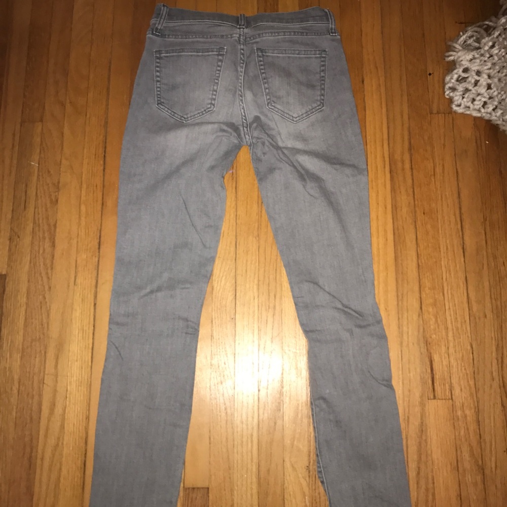 Gap skinny jeans in gray