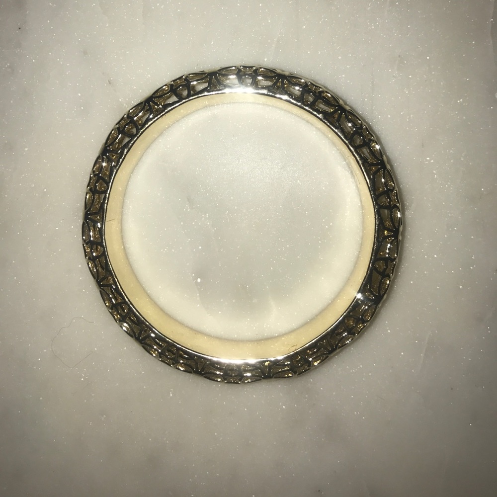 Kendra Scott gold bangle