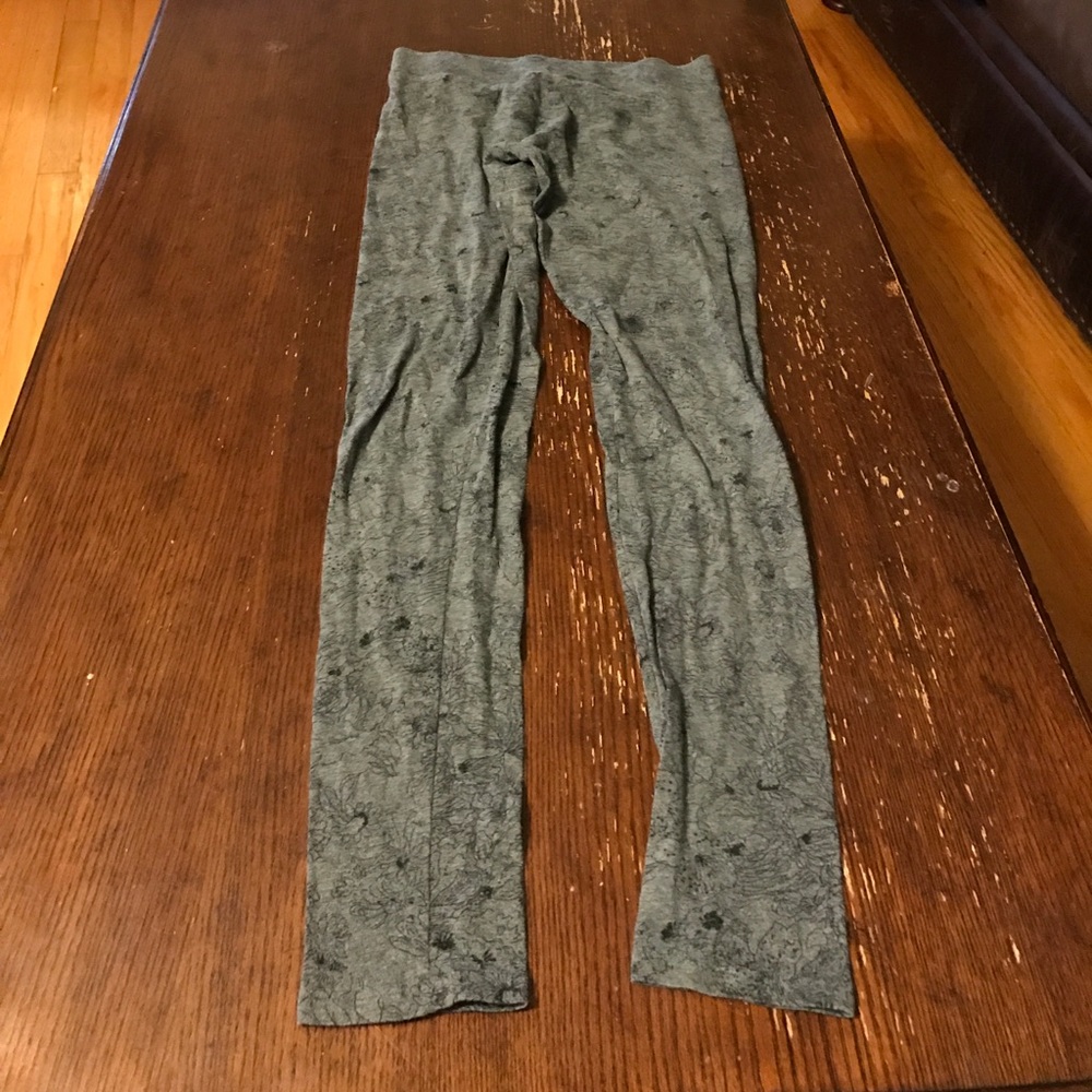 Dark grey leggings