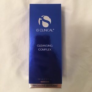 iS Clinical Cleansing Complex