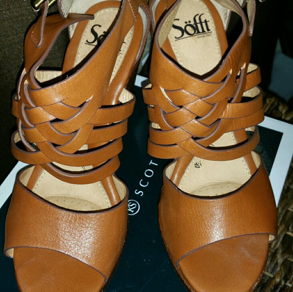 Women Sandals - Size 8