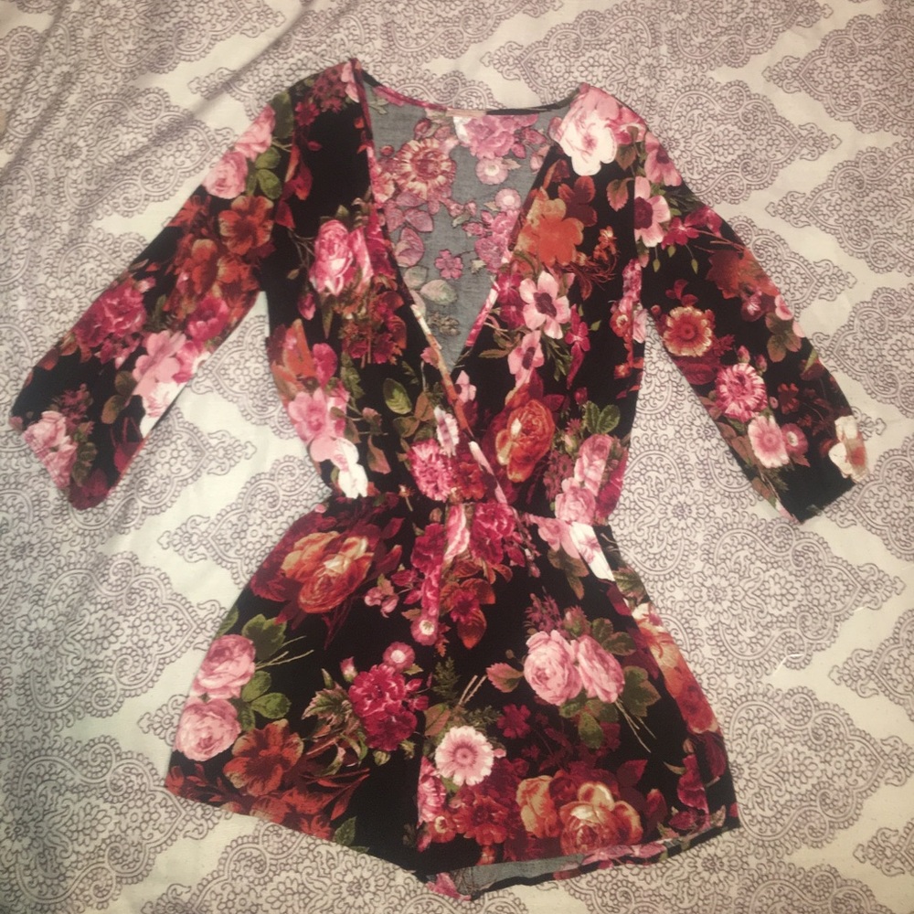 Rose Romper 🌹 Size M