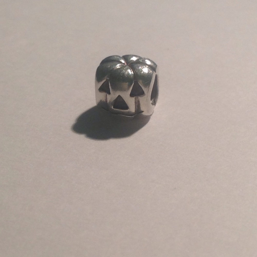 Jack-O-Lantern PANDORA charm