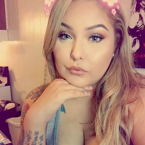 Meet your Posher, Leenavia