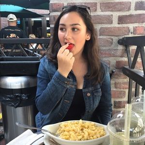 Meet your Posher, Amy