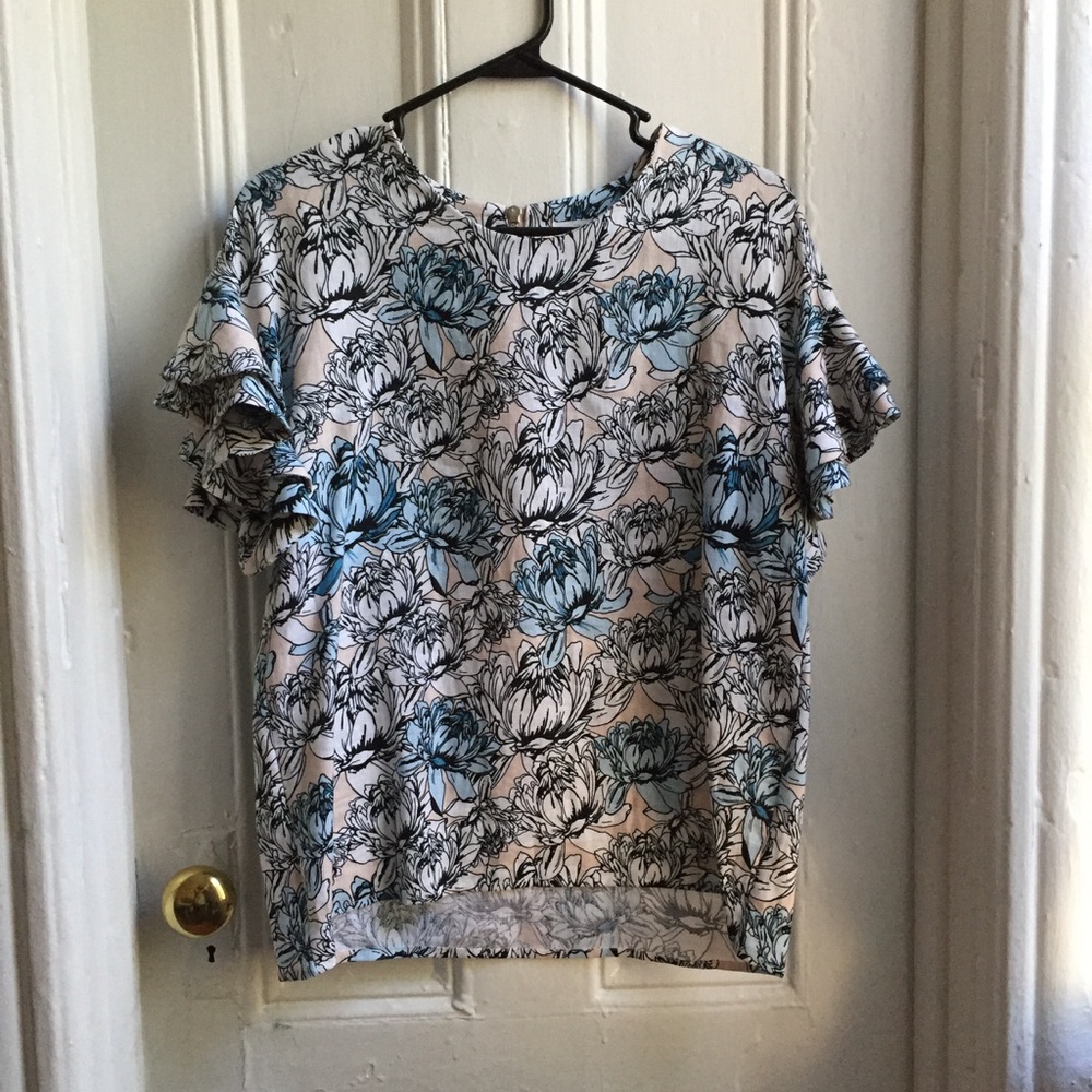 Flutter sleeve blouse with zip back