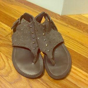Super cute Mia sandals!