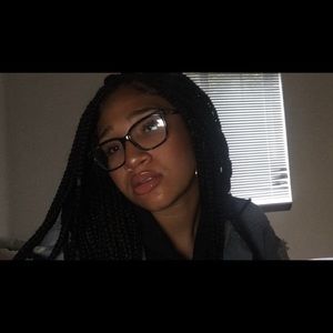 Meet your Posher, Aniya