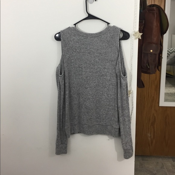 Cold shoulder sweater - Picture 2 of 2