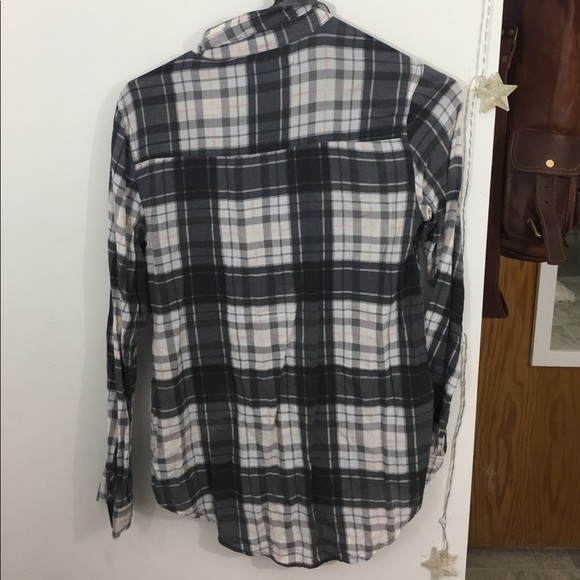 Form fitting flannel - Picture 2 of 3