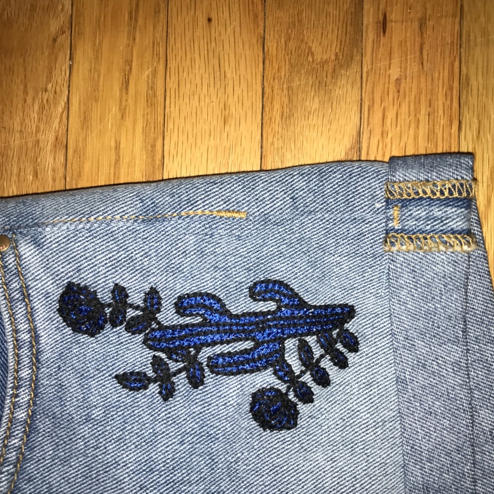 High waisted jeans shorts with cactus patch