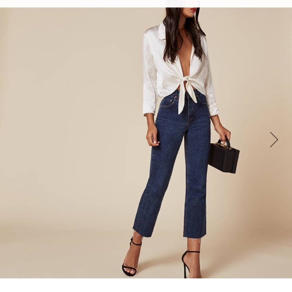 ❌SOLD️️❌ Reformation Ivory Silk Basinger Top - Picture 2 of 8