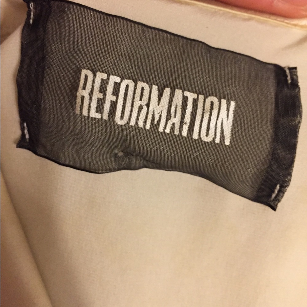 ❌SOLD️️❌ Reformation Ivory Silk Basinger Top - Picture 6 of 8