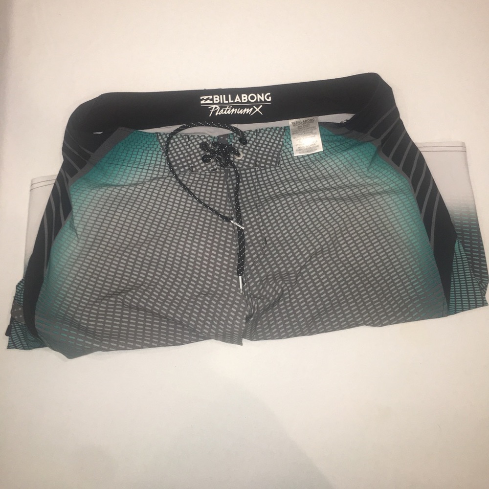 BILLABONG Men's Swimwear 34