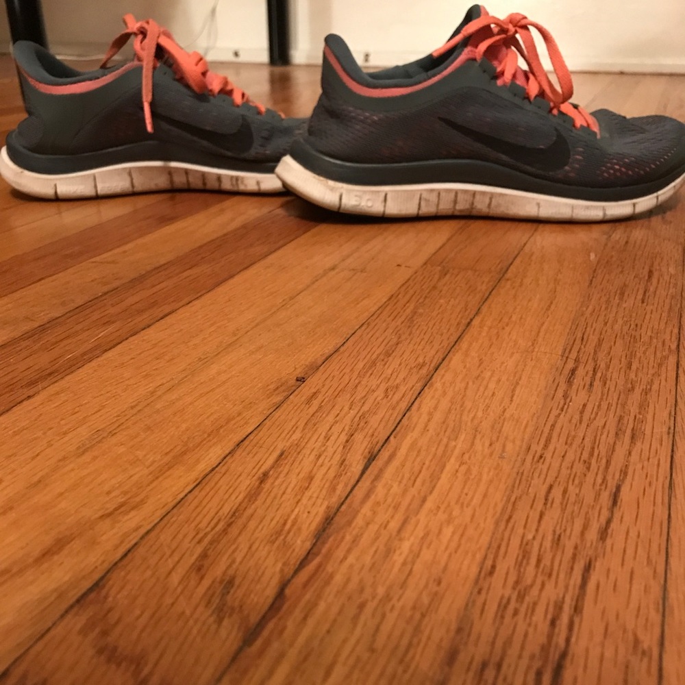 Nike tennis shoes gray and pink
